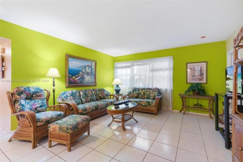 Condominio en venta en Pompano Beach, Florida, 2 dormitorios, 87.33 m2 № 1417182 - foto 9