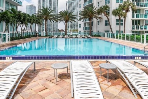 Condominio en venta en Miami, Florida, 1 dormitorio, 88.44 m2 № 1417180 - foto 12