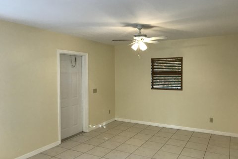 Villa ou maison à louer à Jacksonville, Floride: 1 chambre, 57.97 m2 № 885694 - photo 3