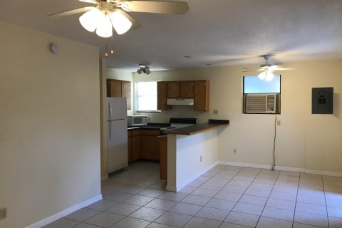 Villa ou maison à louer à Jacksonville, Floride: 1 chambre, 57.97 m2 № 885694 - photo 4