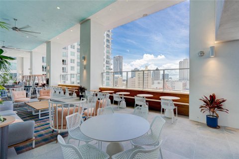 Condo in Miami, Florida, 1 bedroom  № 617272 - photo 14