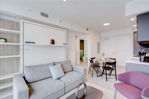 Condo in Miami, Florida, 1 bedroom  № 617272 - photo 5