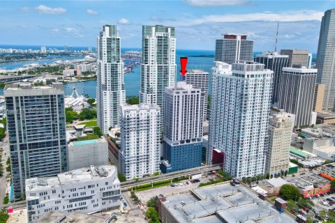 Condominio en venta en Miami, Florida, 1 dormitorio, 47.94 m2 № 617272 - foto 1