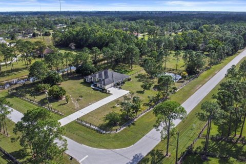 House in Lake Worth, Florida 4 bedrooms, 224.82 sq.m. № 936514 - photo 15