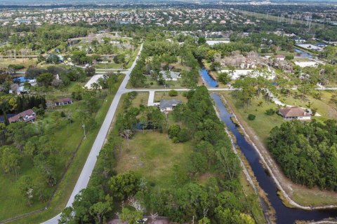 House in Lake Worth, Florida 4 bedrooms, 224.82 sq.m. № 936514 - photo 3