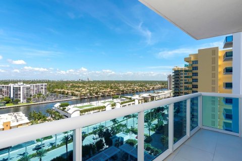 Condominio en venta en Hollywood, Florida, 3 dormitorios, 193.98 m2 № 1352008 - foto 5