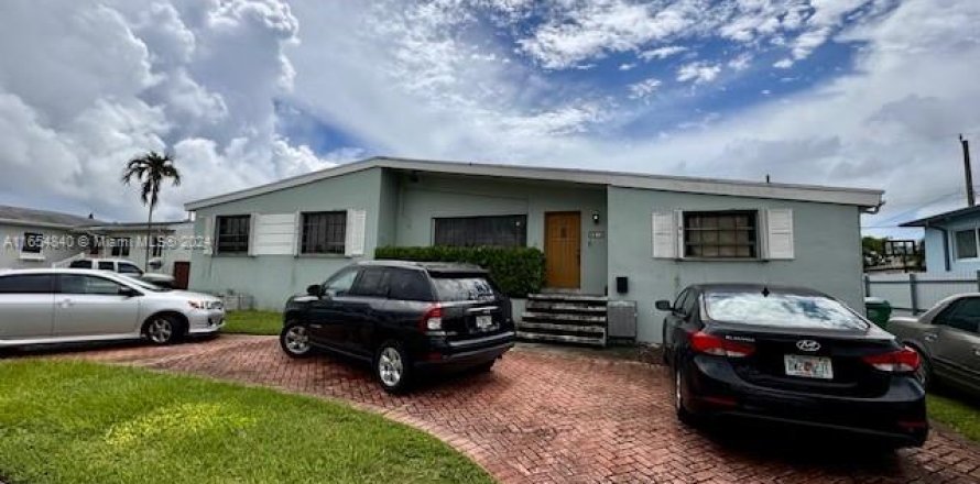 Casa en Miami, Florida 3 dormitorios, 256.87 m2 № 1352006