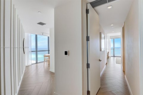 Condo in Miami Beach, Florida, 1 bedroom  № 1127218 - photo 20