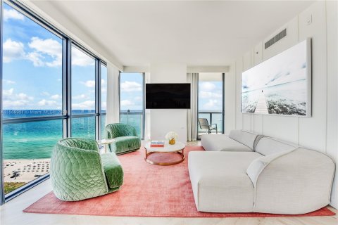 Condo in Miami Beach, Florida, 1 bedroom  № 1127218 - photo 1