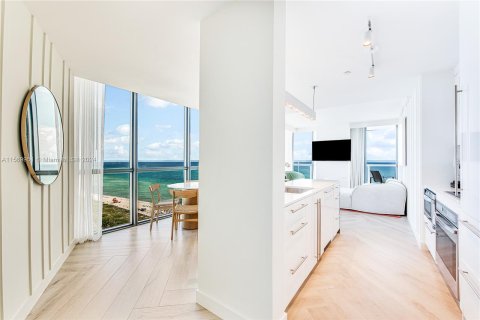 Condo in Miami Beach, Florida, 1 bedroom  № 1127218 - photo 3