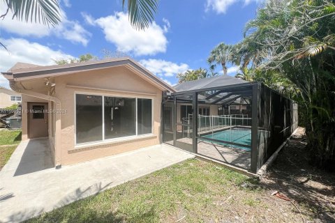 House in Lauderhill, Florida 3 bedrooms, 175.96 sq.m. № 1127217 - photo 14