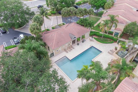 Condominio en venta en Coral Springs, Florida, 1 dormitorio, 91.04 m2 № 1139203 - foto 2