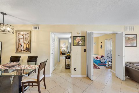 Condo in Coral Springs, Florida, 1 bedroom  № 1139203 - photo 14