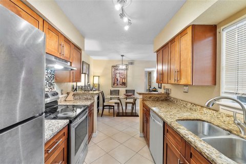 Condominio en venta en Coral Springs, Florida, 1 dormitorio, 91.04 m2 № 1139203 - foto 17