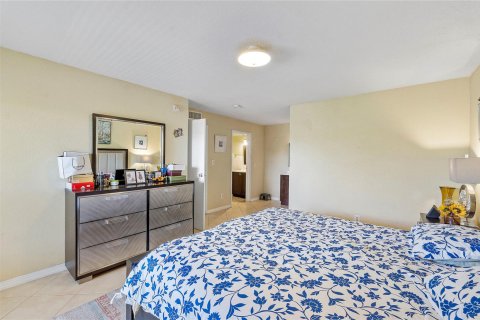 Condominio en venta en Coral Springs, Florida, 1 dormitorio, 91.04 m2 № 1139203 - foto 12