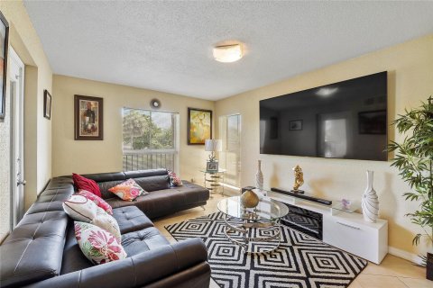 Condominio en venta en Coral Springs, Florida, 1 dormitorio, 91.04 m2 № 1139203 - foto 15