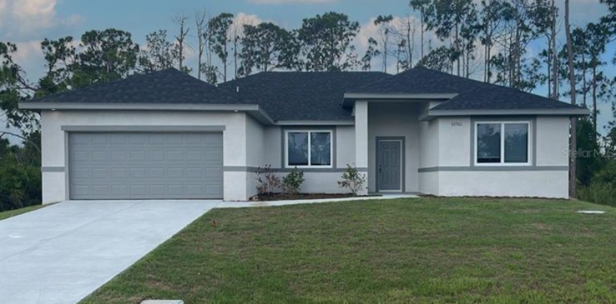 House in Port Charlotte, Florida 4 bedrooms, 177.81 sq.m. № 1247630