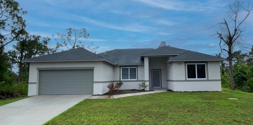 House in Port Charlotte, Florida 4 bedrooms, 177.81 sq.m. № 1247629