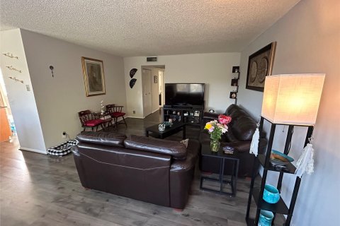 Condo in Pembroke Pines, Florida, 2 bedrooms  № 1135006 - photo 29