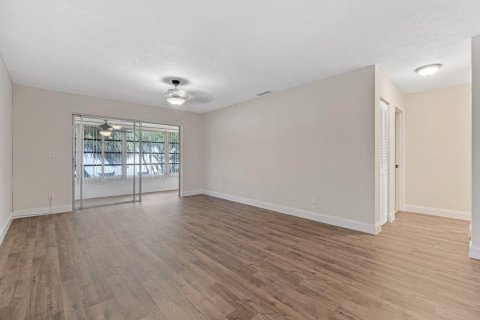 Condominio en venta en Stuart, Florida, 2 dormitorios, 97.45 m2 № 614808 - foto 15