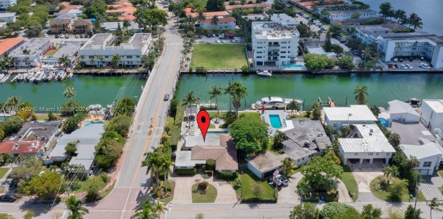 Villa ou maison à Miami Beach, Floride 3 chambres, 223.24 m2 № 1391944