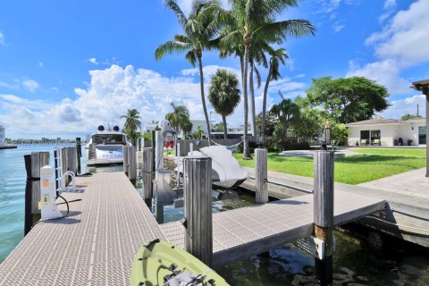 Villa ou maison à vendre à Miami Beach, Floride: 3 chambres, 223.24 m2 № 1391944 - photo 11