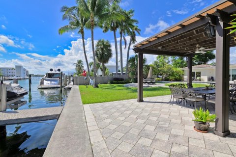 Villa ou maison à vendre à Miami Beach, Floride: 3 chambres, 223.24 m2 № 1391944 - photo 13