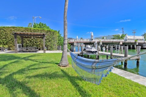 Villa ou maison à vendre à Miami Beach, Floride: 3 chambres, 223.24 m2 № 1391944 - photo 25