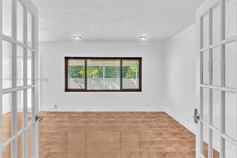 Casa en venta en Miami, Florida, 2 dormitorios, 121.33 m2 № 1392024 - foto 12