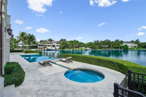 Casa en venta en Coral Gables, Florida, 8 dormitorios, 776.66 m2 № 1392025 - foto 17