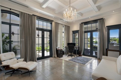 House in Coral Gables, Florida 8 bedrooms, 776.66 sq.m. № 1392025 - photo 4