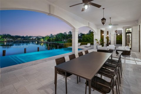 House in Coral Gables, Florida 8 bedrooms, 776.66 sq.m. № 1392025 - photo 24