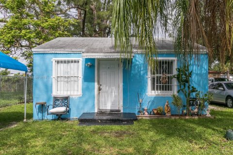 Terreno en venta en Miami, Florida № 607864 - foto 19