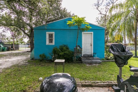 Terreno en venta en Miami, Florida № 607864 - foto 15
