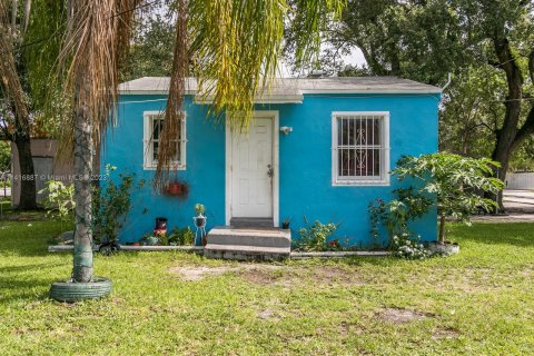 Terreno en venta en Miami, Florida № 607864 - foto 10