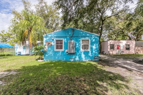 Terreno en venta en Miami, Florida № 607864 - foto 7