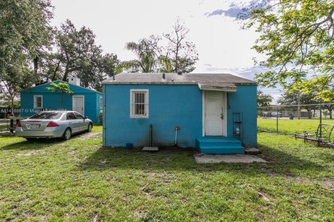 Terreno en venta en Miami, Florida № 607864 - foto 14