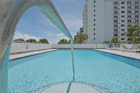 Copropriété à vendre à Miami Beach, Floride: 1 chambre, 60.85 m2 № 1353794 - photo 22