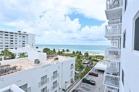 Condominio en venta en Miami Beach, Florida, 1 dormitorio, 60.85 m2 № 1353794 - foto 13