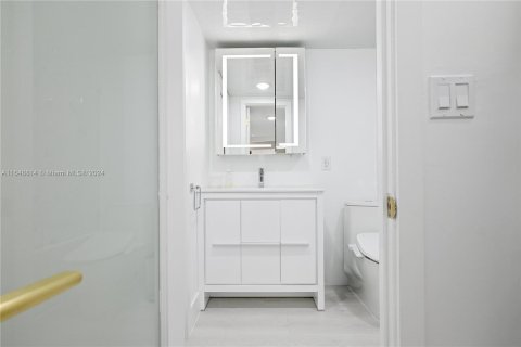 Condominio en venta en Miami Beach, Florida, 1 dormitorio, 60.85 m2 № 1353794 - foto 17