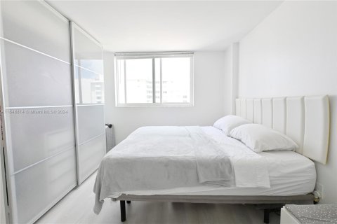 Condo in Miami Beach, Florida, 1 bedroom  № 1353794 - photo 20