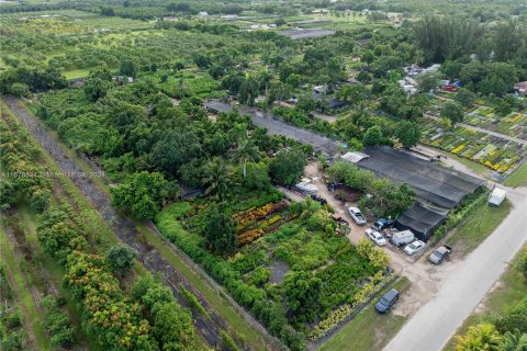 Commercial property in Homestead, Florida № 1409089 - photo 24