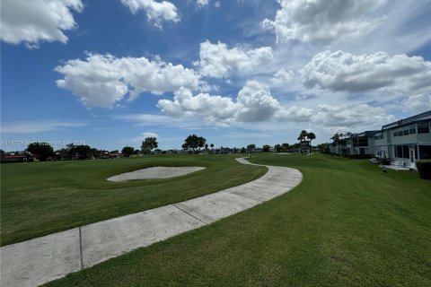 Condo in Delray Beach, Florida, 2 bedrooms  № 1409184 - photo 22