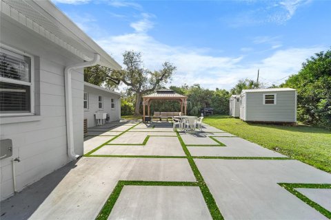 House in Tampa, Florida 3 bedrooms, 109.25 sq.m. № 1401001 - photo 22