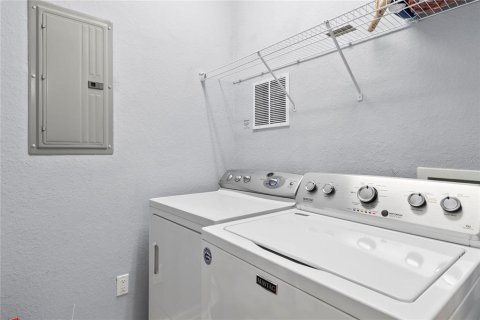 Condominio en venta en Orlando, Florida, 3 dormitorios, 182.27 m2 № 1401039 - foto 20