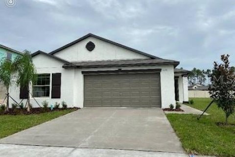 House in New Port Richey, Florida 4 bedrooms, 168.15 sq.m. № 1381234 - photo 2