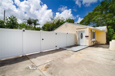 Casa en venta en Saint Petersburg, Florida, 2 dormitorios, 74.14 m2 № 1344870 - foto 2