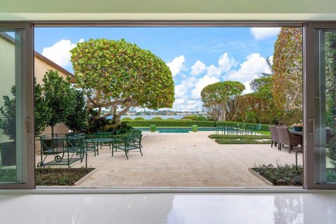 House in Palm Beach, Florida 5 bedrooms, 385.82 sq.m. № 927703 - photo 15