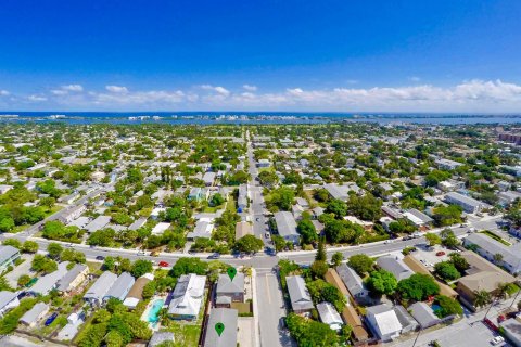 Commercial property in Lake Worth, Florida № 1120165 - photo 1