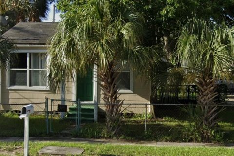 House in Tampa, Florida 2 bedrooms, 60.94 sq.m. № 1428868 - photo 1